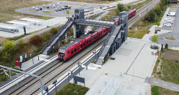 Vinge Station set fra supercykelstien. Foto: Frederikssund Kommune.
