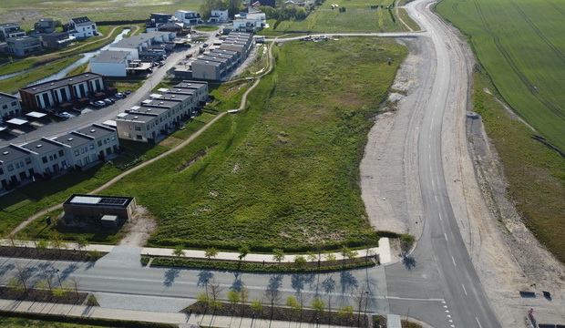 Grunden mellem Deltavej og Mekongvej som City Apartment ApS har købt. Foto: Frederikssund Kommune.