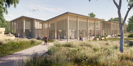 Visualisering af dele af udeområdet og de tre bygninger med tagudhæng. Visualisering: RUM.