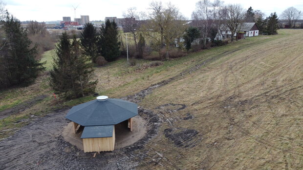 Bålhytten bag Tvinsmosen. Foto: Frederikssund Kommune.