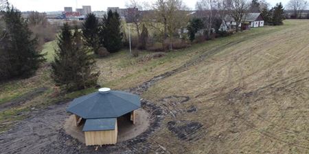 Bålhytten bag Tvinsmosen. Foto: Frederikssund Kommune.